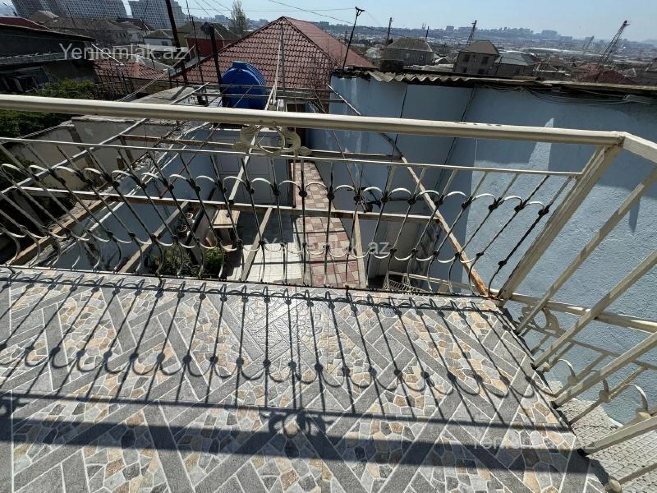 Satılır 5 otaqlı həyət evi 140 m²