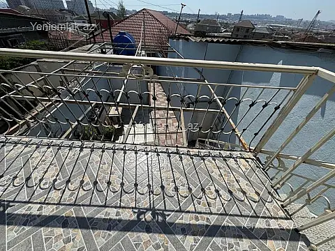 Satılır 5 otaqlı həyət evi 140 m²