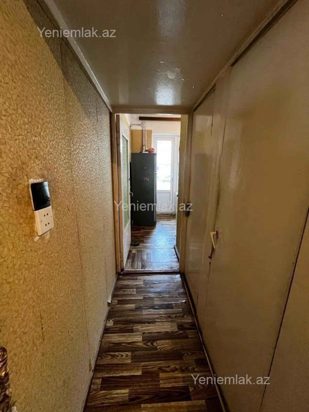 Satılır 3 otaqlı köhnə tikili 80 m²