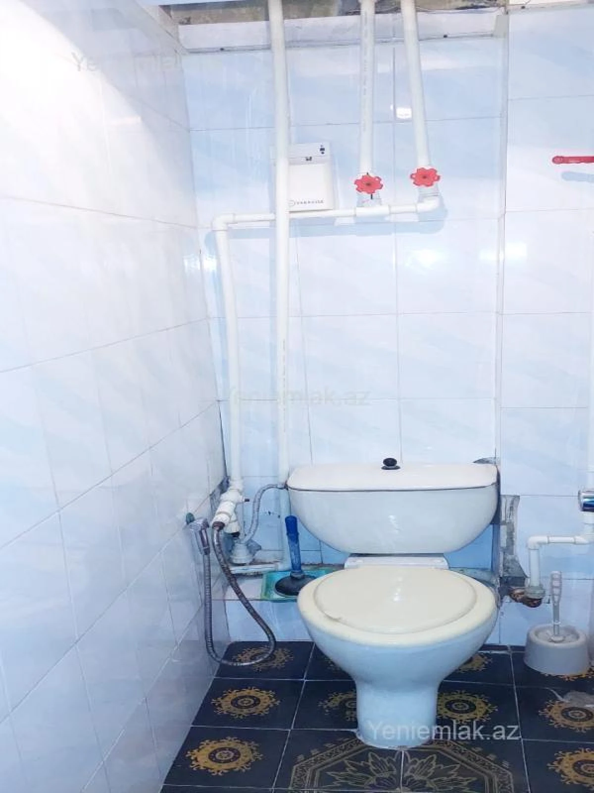 Satılır 4 otaqlı köhnə tikili 100 m²