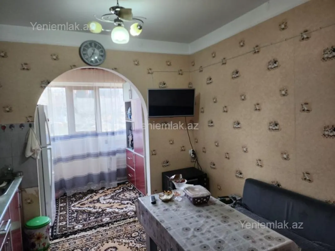Satılır 3 otaqlı köhnə tikili 80 m²