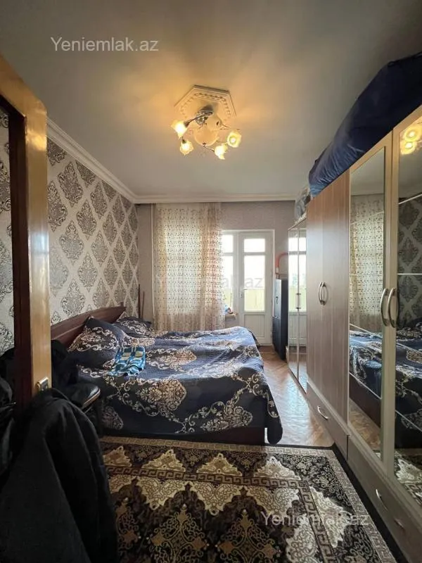 Satılır 3 otaqlı köhnə tikili 80 m²