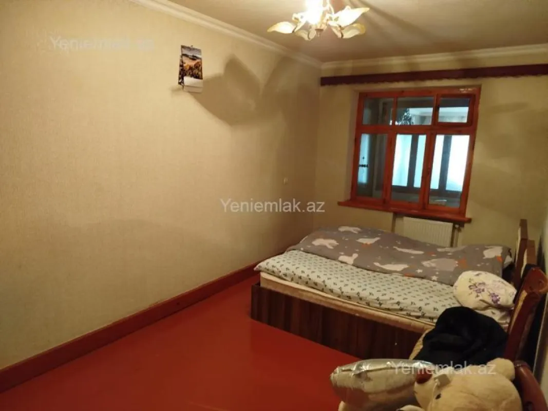 Satılır 4 otaqlı köhnə tikili 110 m²