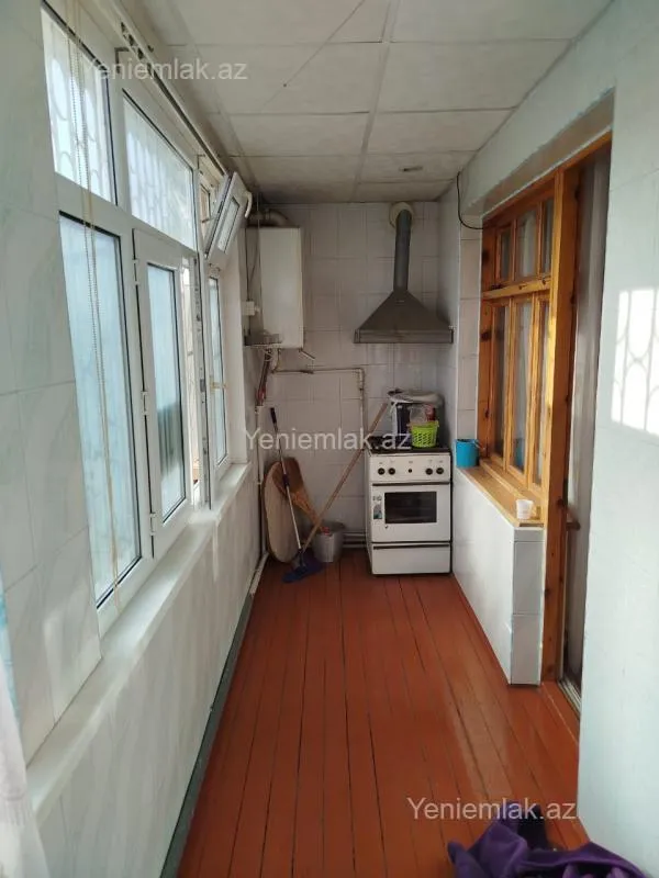 Satılır 4 otaqlı köhnə tikili 110 m²
