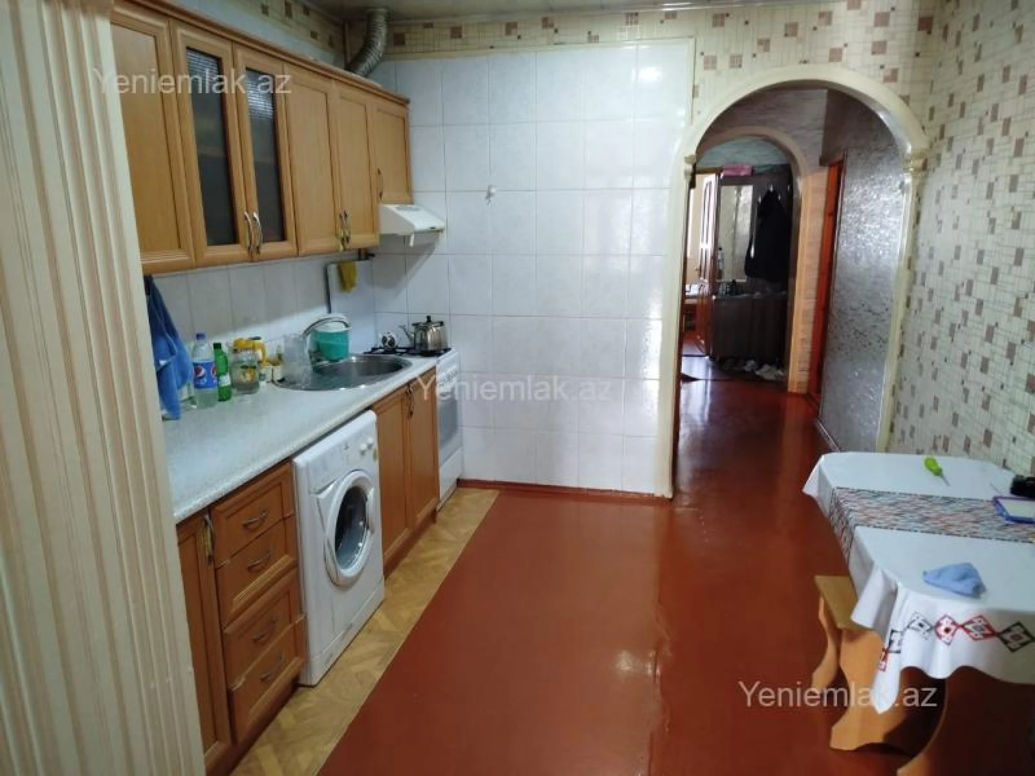 Satılır 4 otaqlı köhnə tikili 110 m²