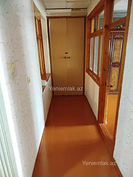 Satılır 4 otaqlı köhnə tikili 110 m²
