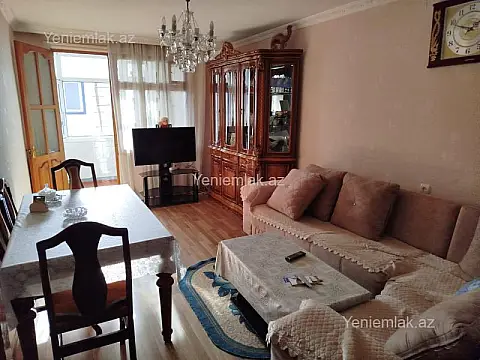 Satılır 4 otaqlı köhnə tikili 110 m²