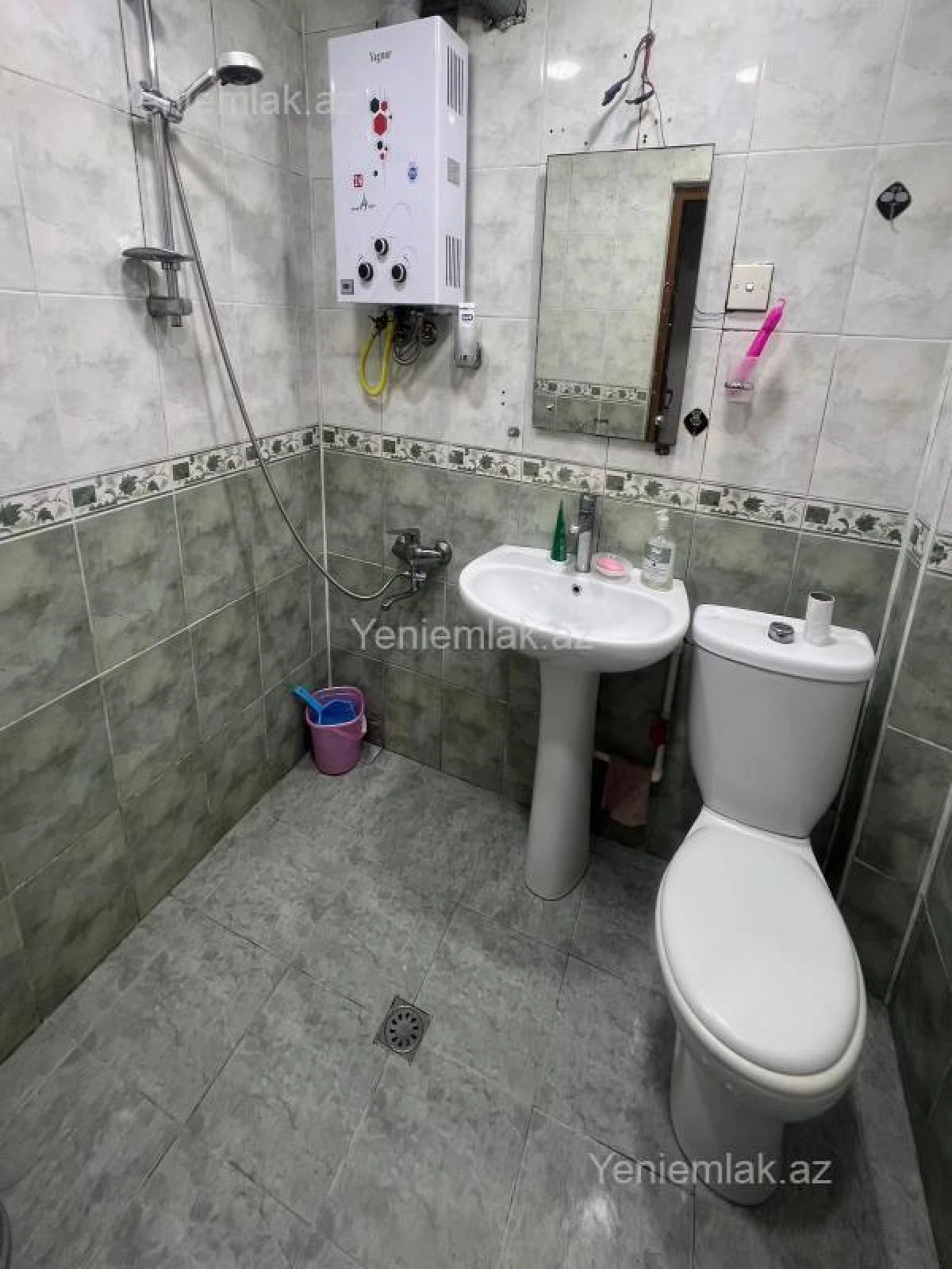 Satılır 3 otaqlı köhnə tikili 90 m²