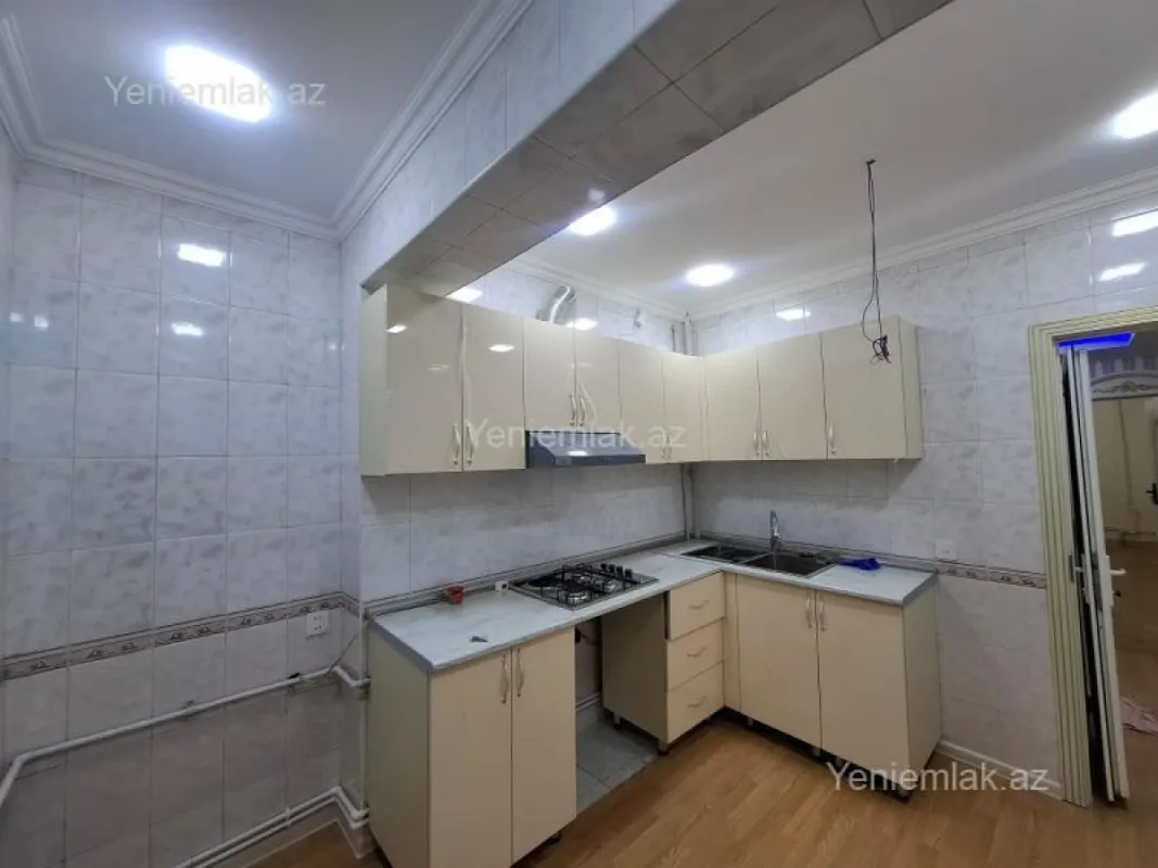 Satılır 3 otaqlı köhnə tikili 80 m²