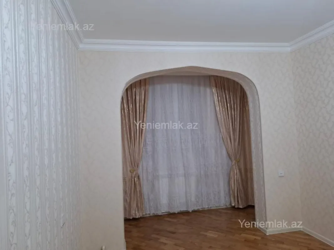 Satılır 3 otaqlı köhnə tikili 80 m²