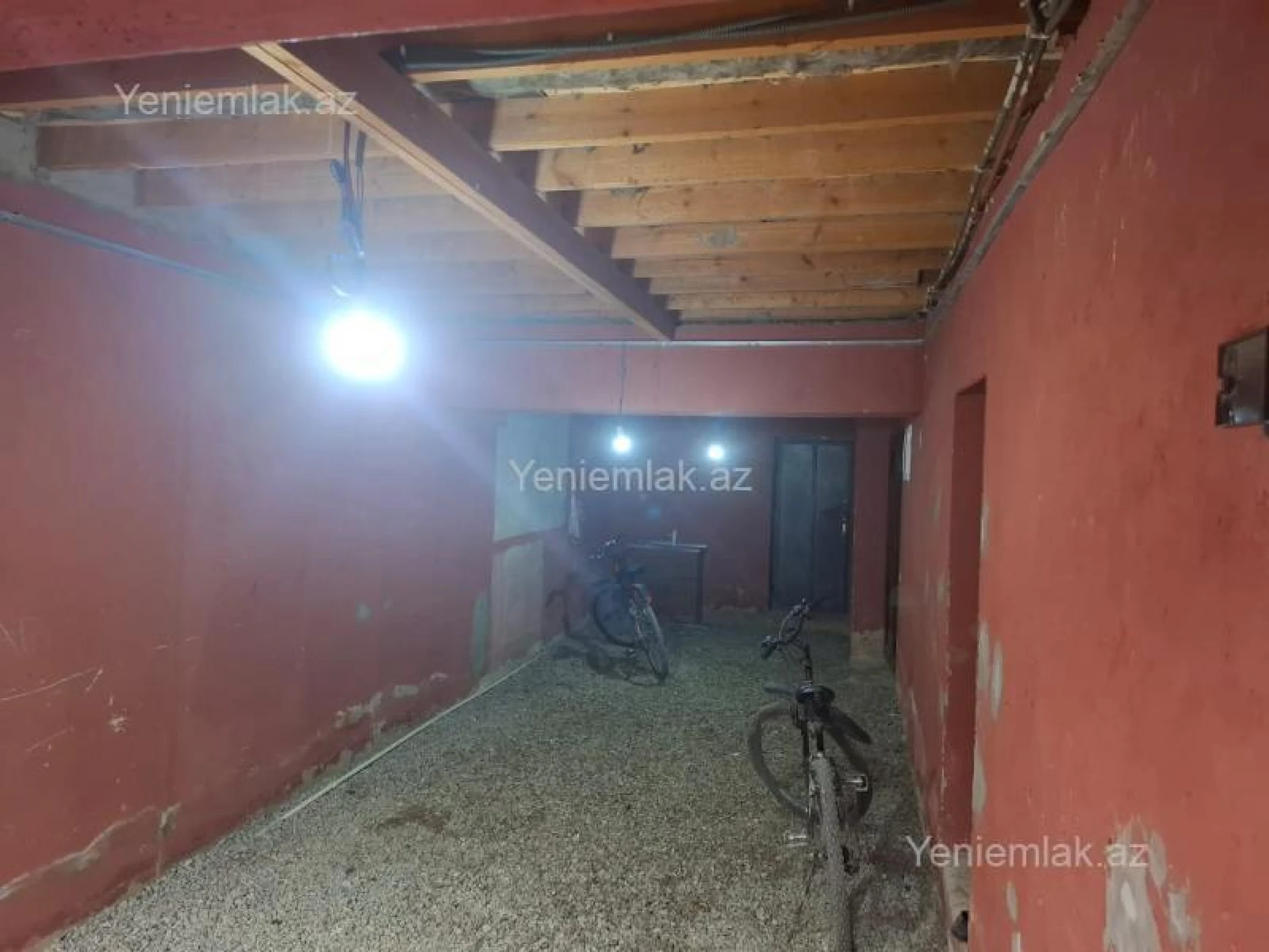 Satılır 5 otaqlı həyət evi 200 m²