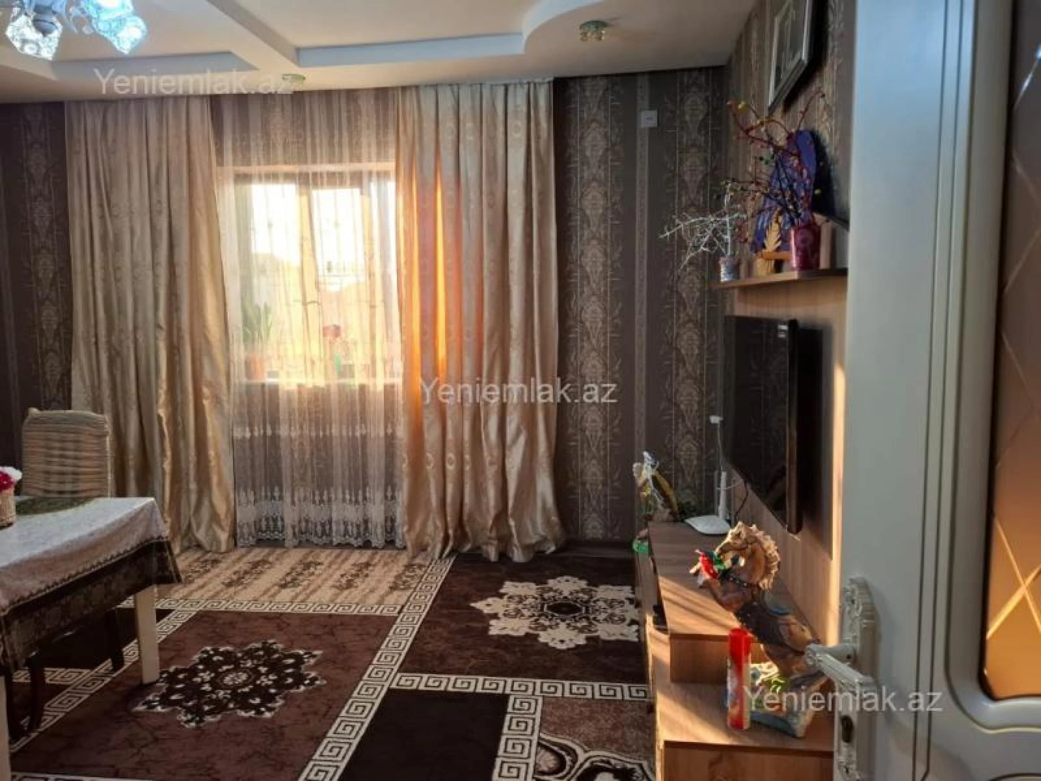 Satılır 5 otaqlı həyət evi 200 m²