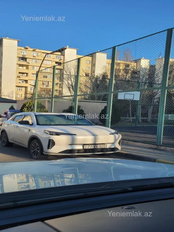 Satılır 3 otaqlı köhnə tikili 90 m²