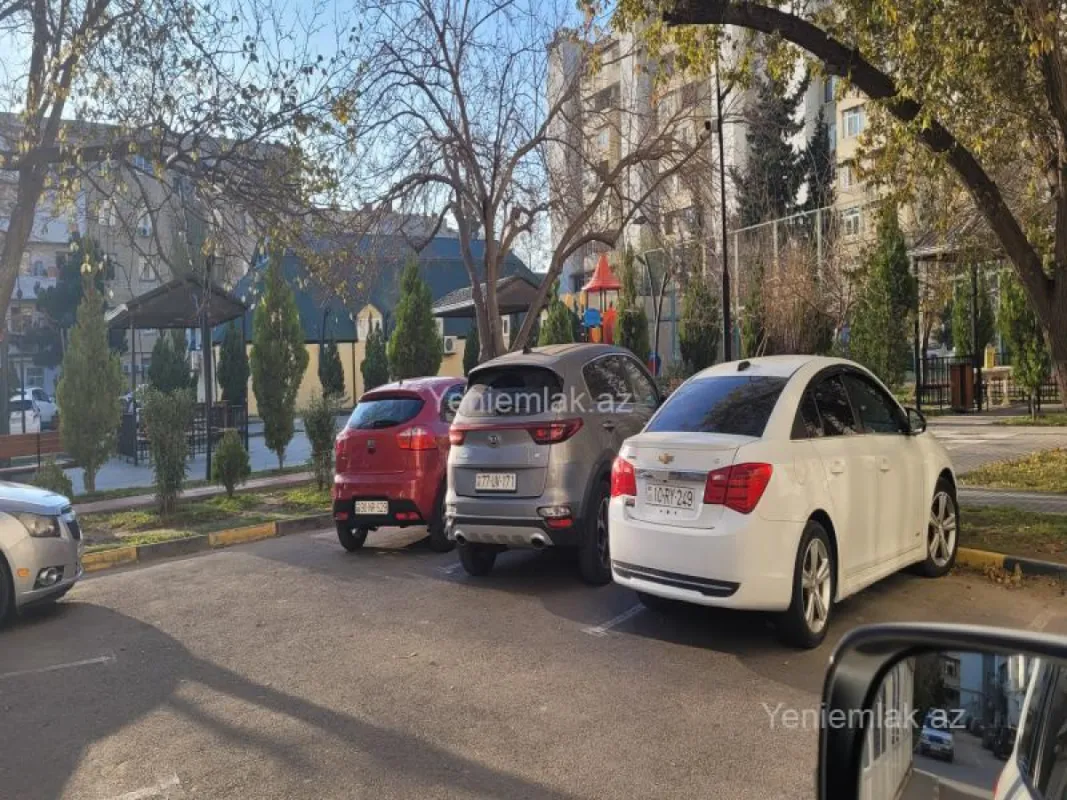 Satılır 3 otaqlı köhnə tikili 90 m²