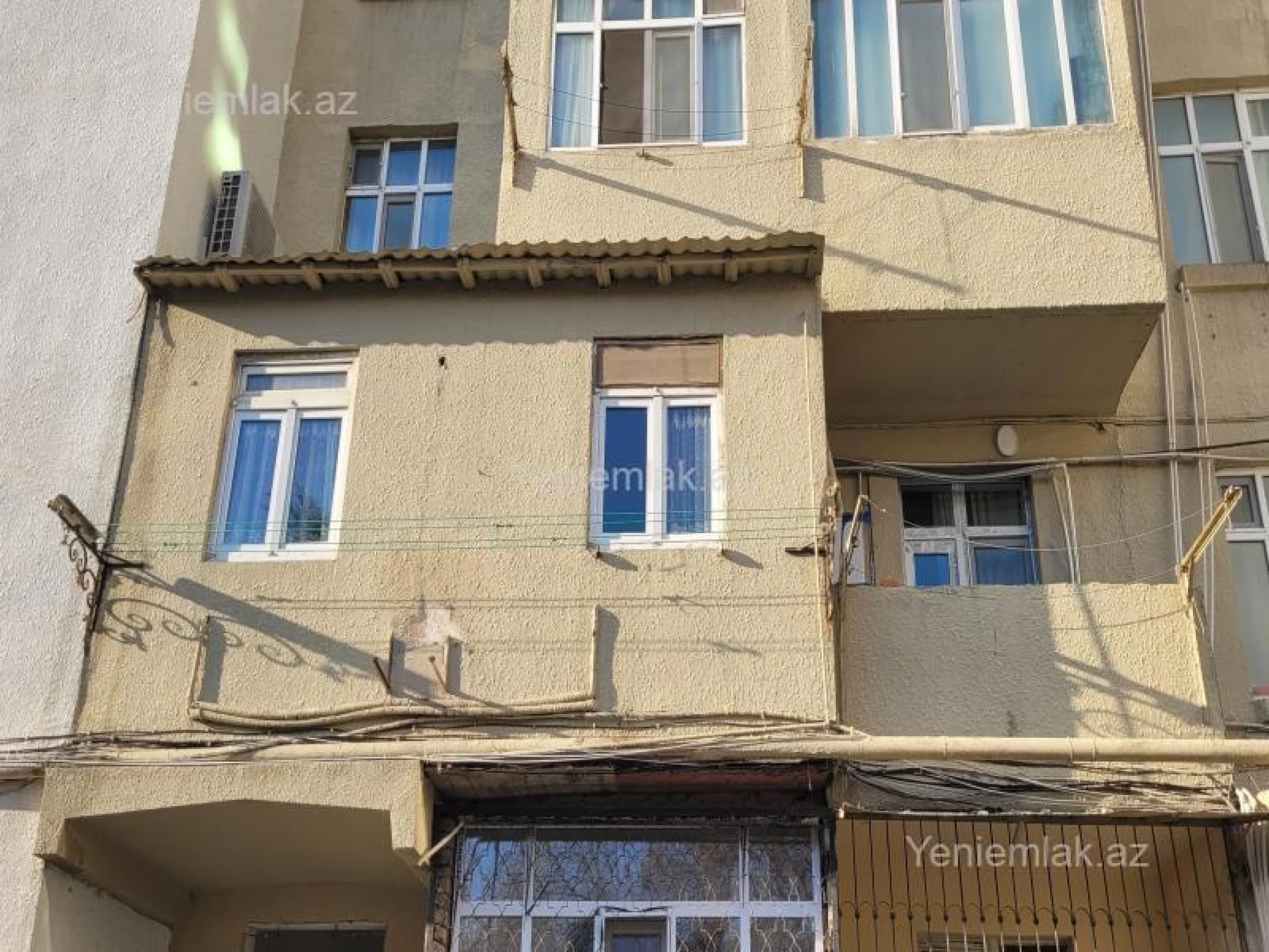 Satılır 3 otaqlı köhnə tikili 90 m²