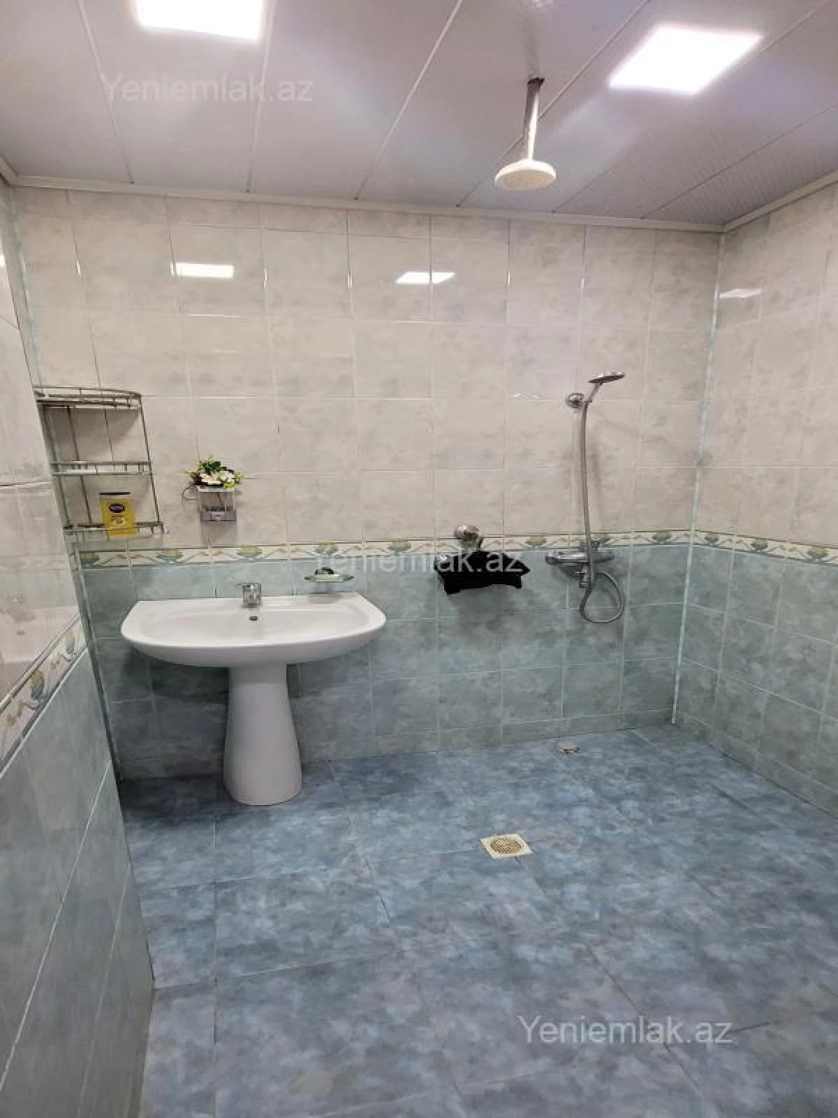 Satılır 3 otaqlı köhnə tikili 90 m²