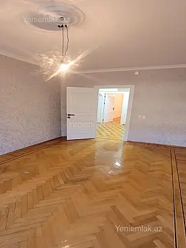 Satılır 3 otaqlı köhnə tikili 90 m²