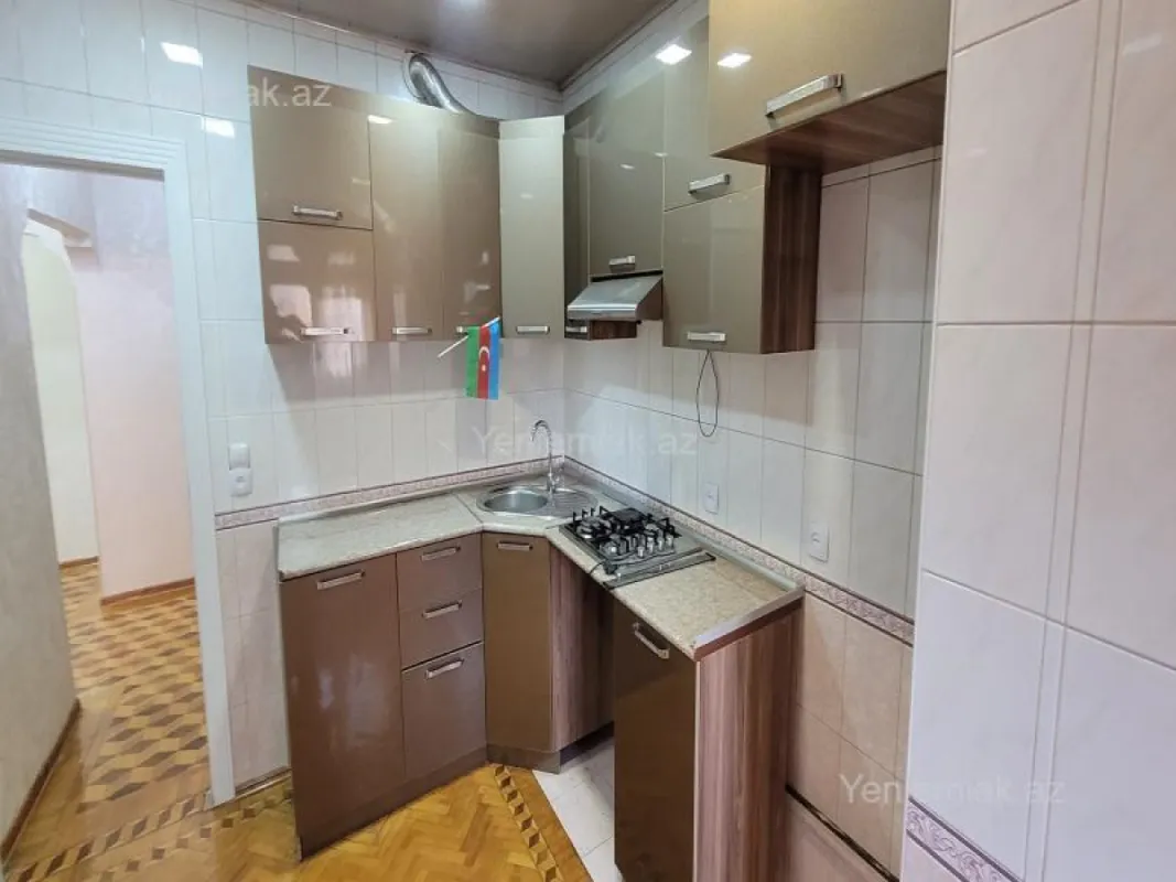Satılır 3 otaqlı köhnə tikili 90 m²