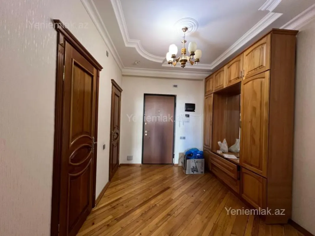 Satılır 3 otaqlı yeni tikili 122 m²