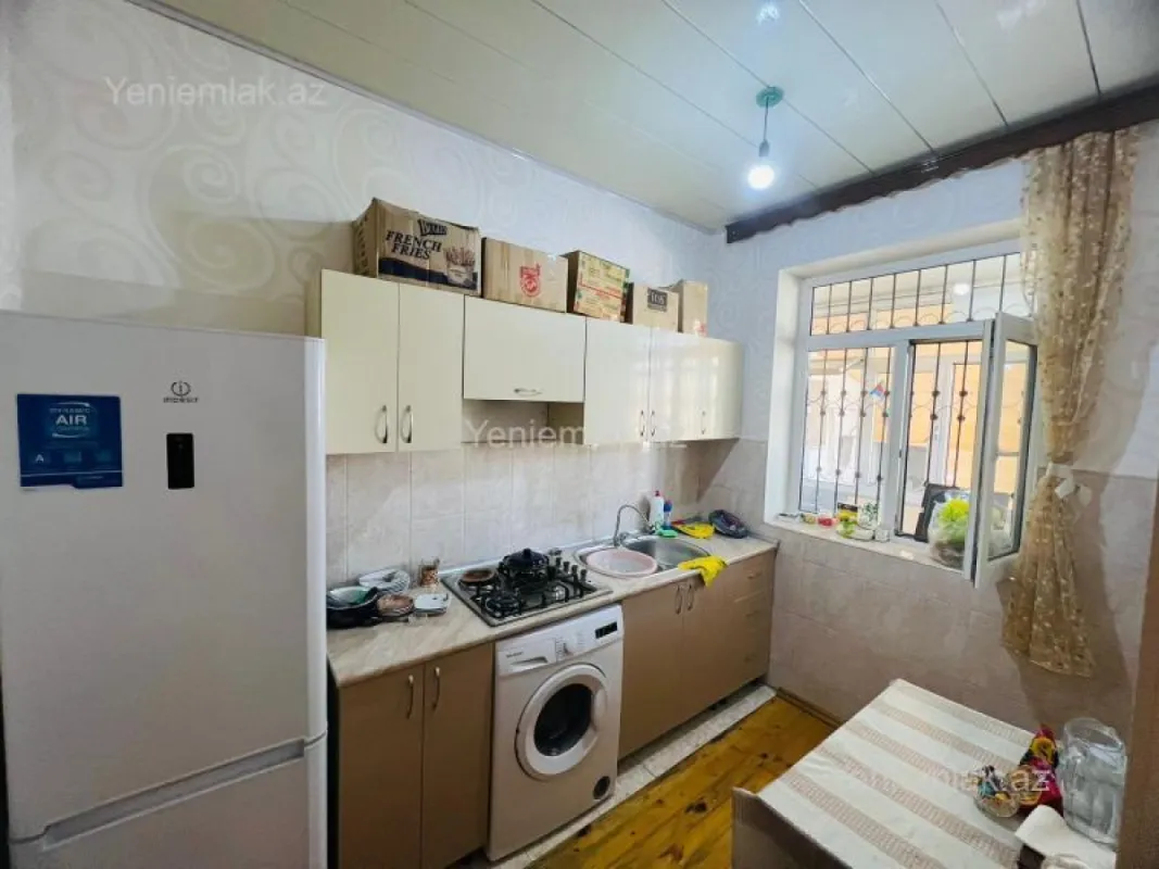 Satılır 4 otaqlı həyət evi 100 m²