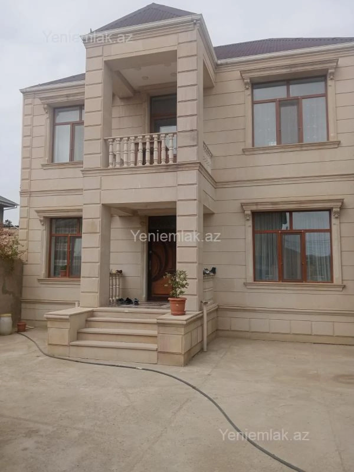 Satılır 4 otaqlı həyət evi 156 m²