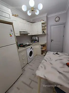 Satılır 4 otaqlı köhnə tikili 85 m²