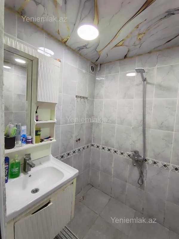 Satılır 4 otaqlı köhnə tikili 85 m²