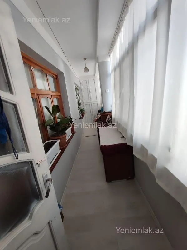 Satılır 4 otaqlı köhnə tikili 85 m²