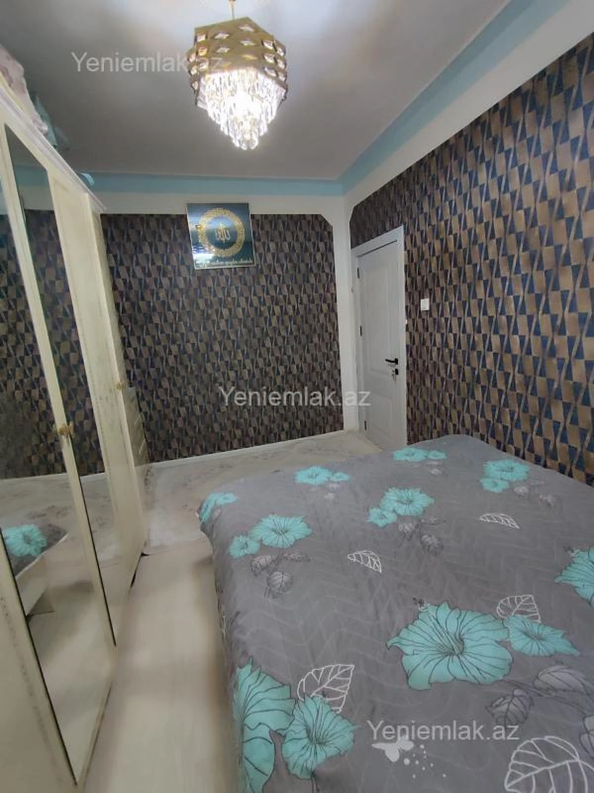 Satılır 4 otaqlı köhnə tikili 85 m²