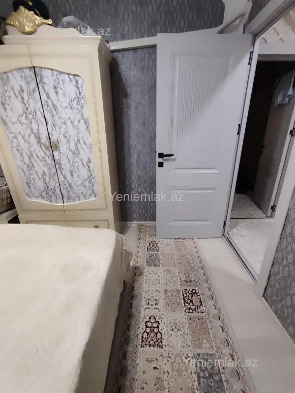 Satılır 4 otaqlı köhnə tikili 85 m²