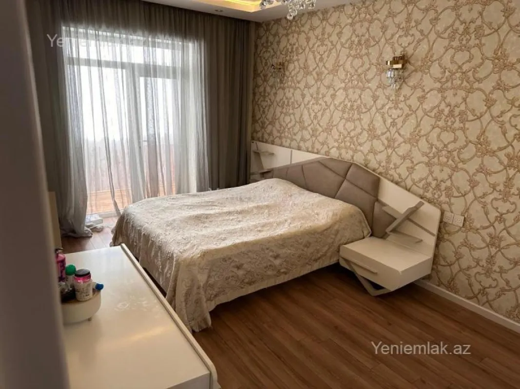 Satılır 3 otaqlı köhnə tikili 90 m²