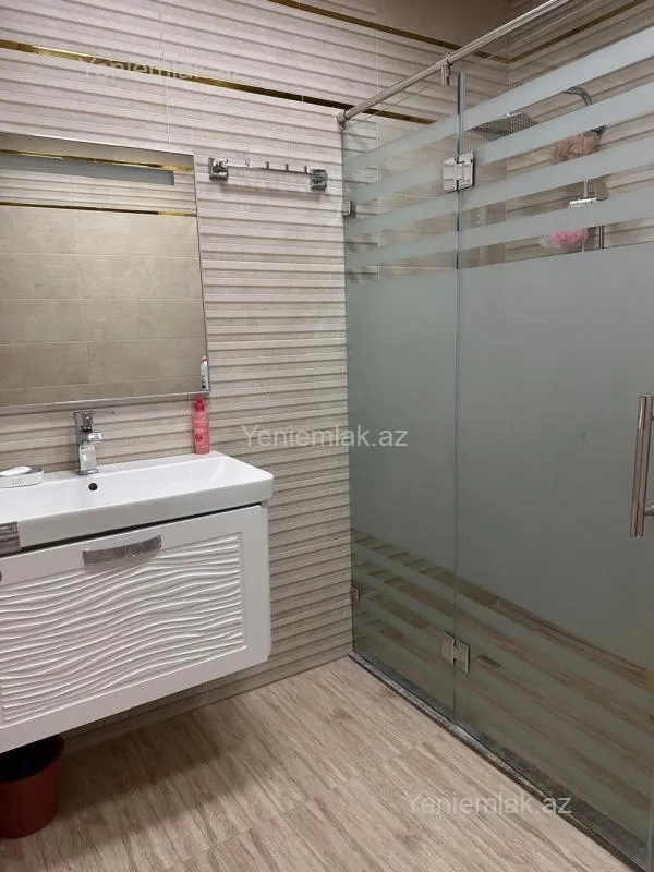 Satılır 3 otaqlı köhnə tikili 90 m²