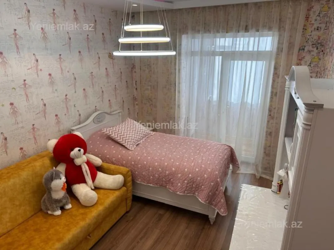 Satılır 3 otaqlı köhnə tikili 90 m²