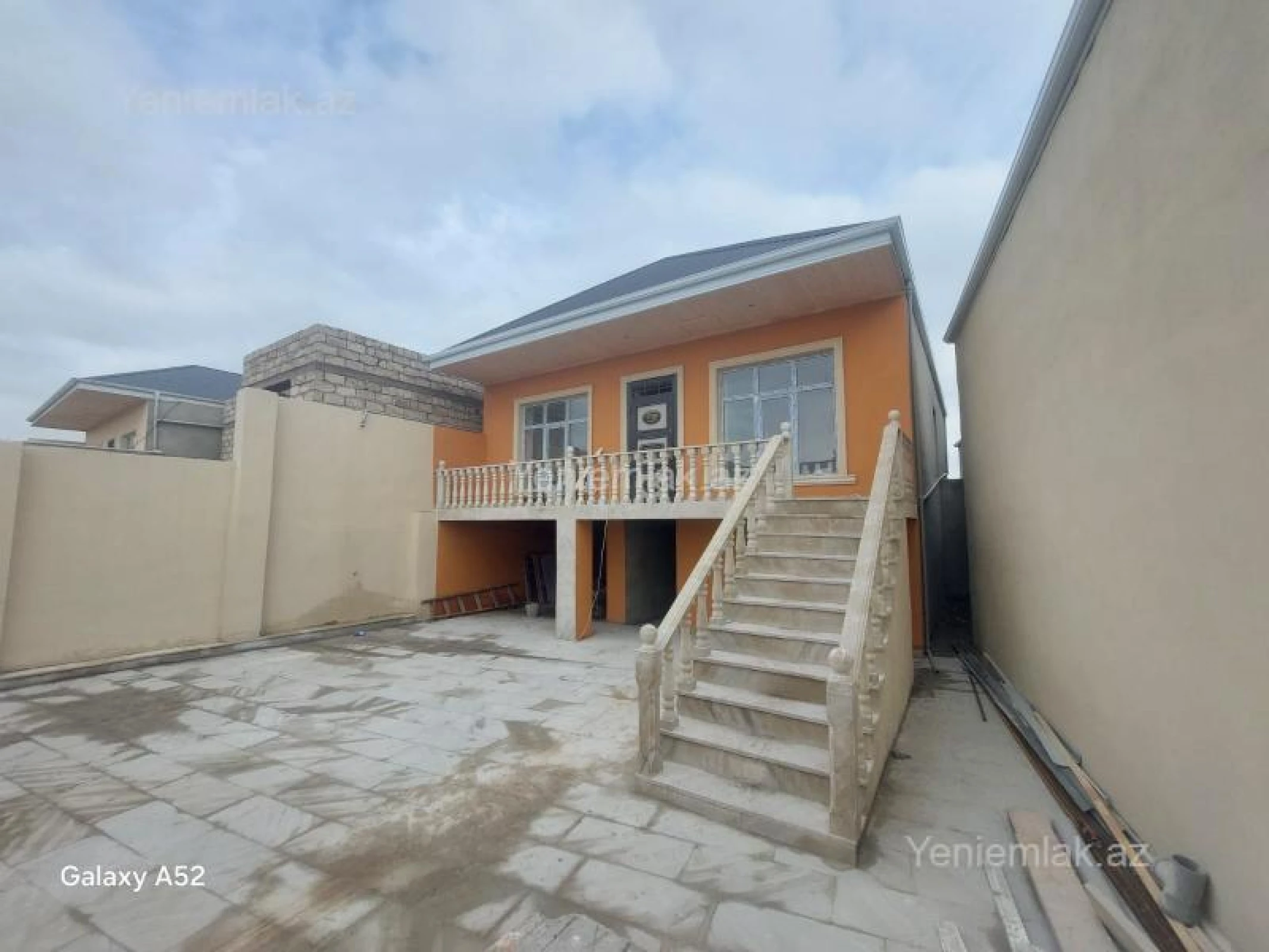 Satılır 4 otaqlı həyət evi 120 m²