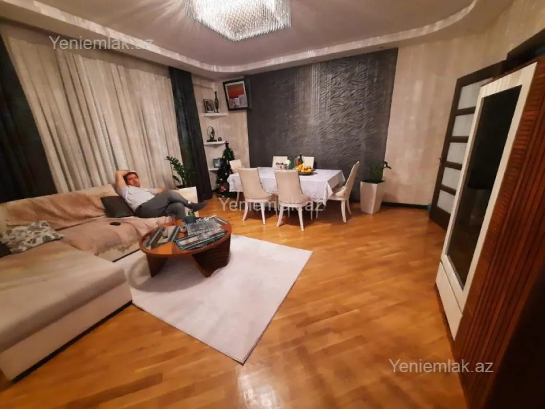 Satılır 3 otaqlı yeni tikili 85 m²