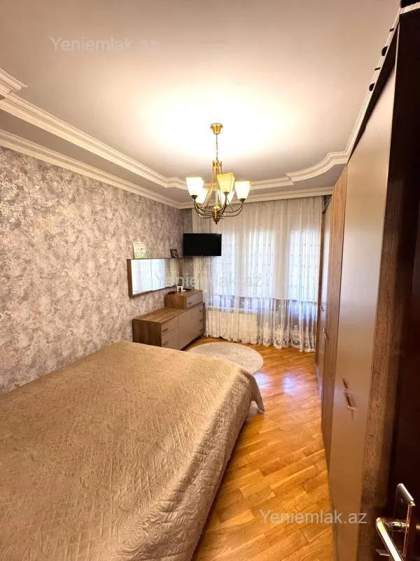 Satılır 4 otaqlı köhnə tikili 86 m²