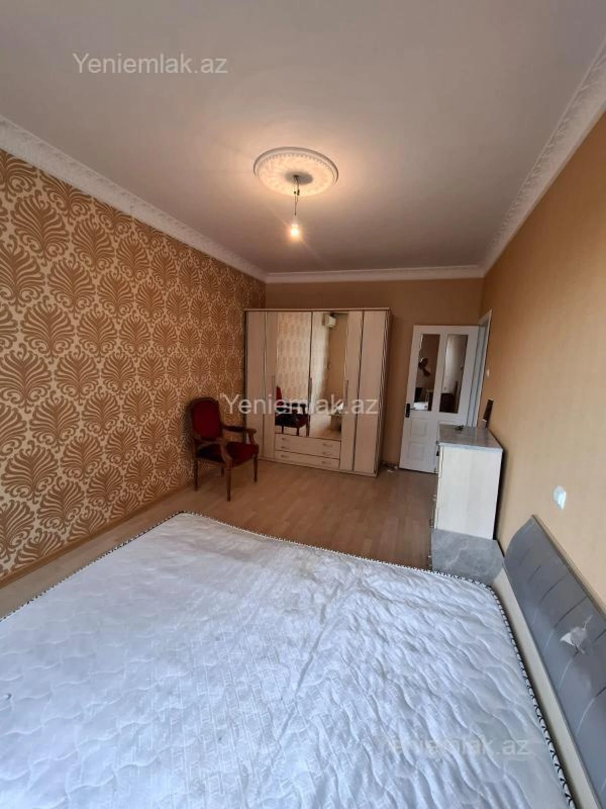 Satılır 2 otaqlı köhnə tikili 60 m²