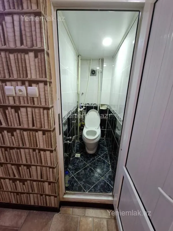 Satılır 2 otaqlı köhnə tikili 60 m²