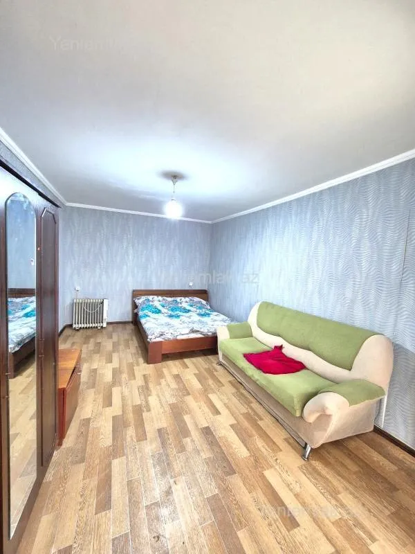 Satılır 1 otaqlı köhnə tikili 40 m²