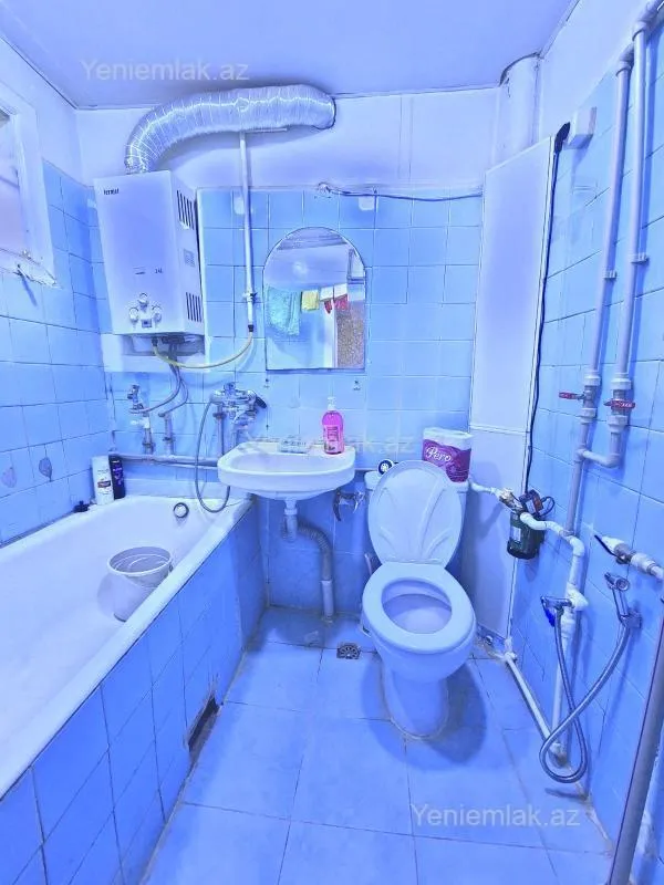 Satılır 1 otaqlı köhnə tikili 40 m²