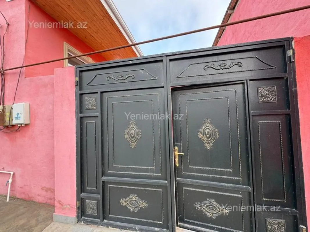 Satılır 4 otaqlı həyət evi 120 m²