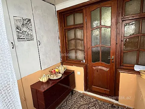 Satılır 3 otaqlı köhnə tikili 75 m²