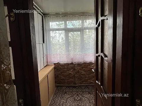Satılır 3 otaqlı köhnə tikili 75 m²