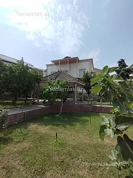 Satılır 5 otaqlı həyət evi 180 m²