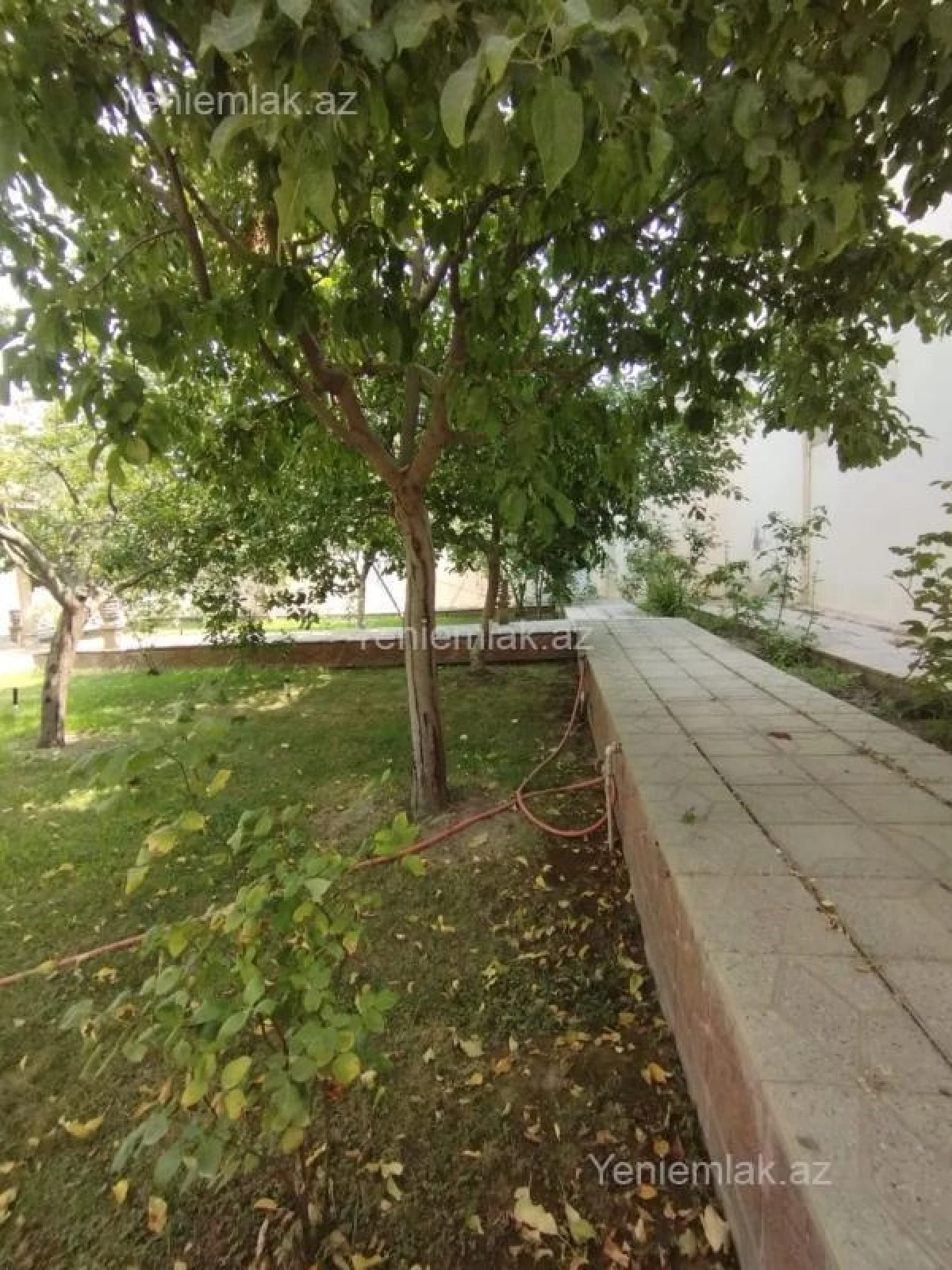 Satılır 5 otaqlı həyət evi 180 m²