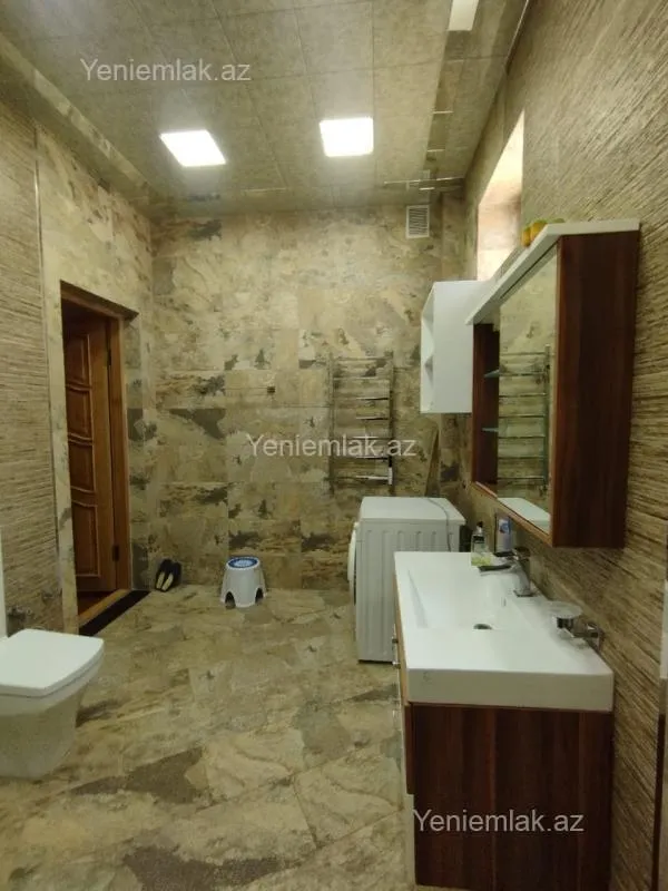Satılır 5 otaqlı həyət evi 180 m²