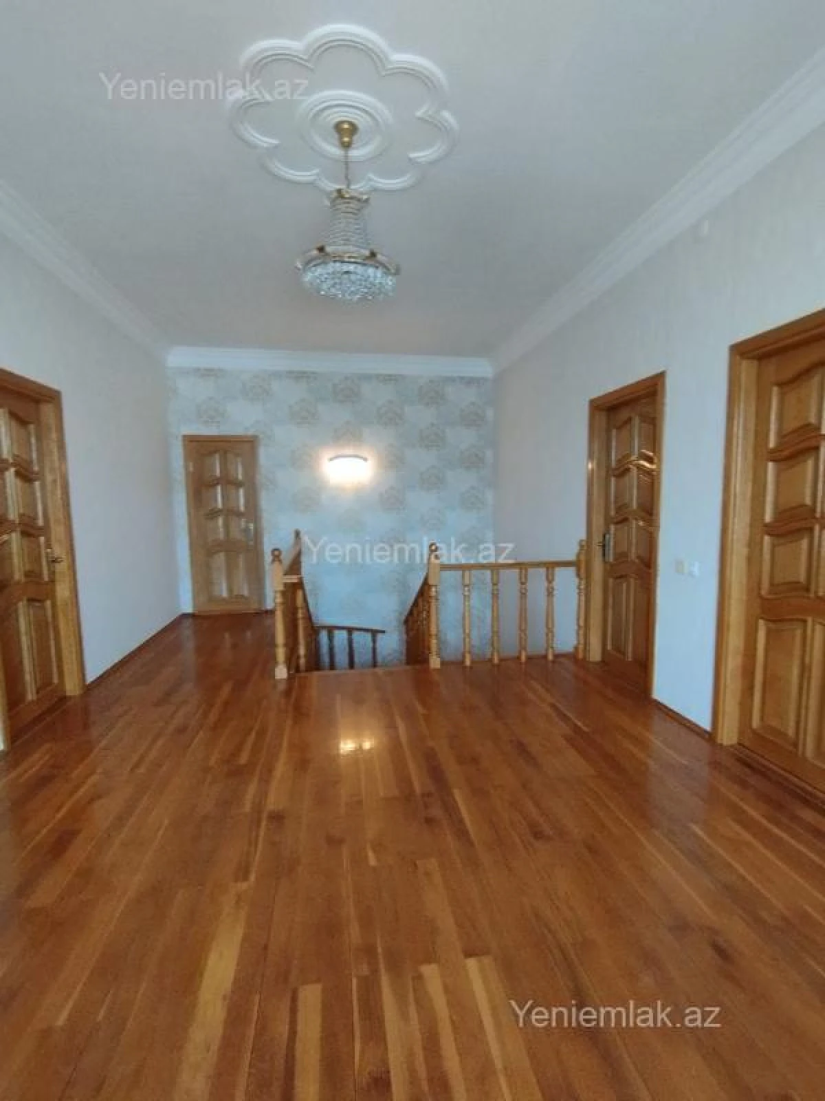 Satılır 5 otaqlı həyət evi 180 m²