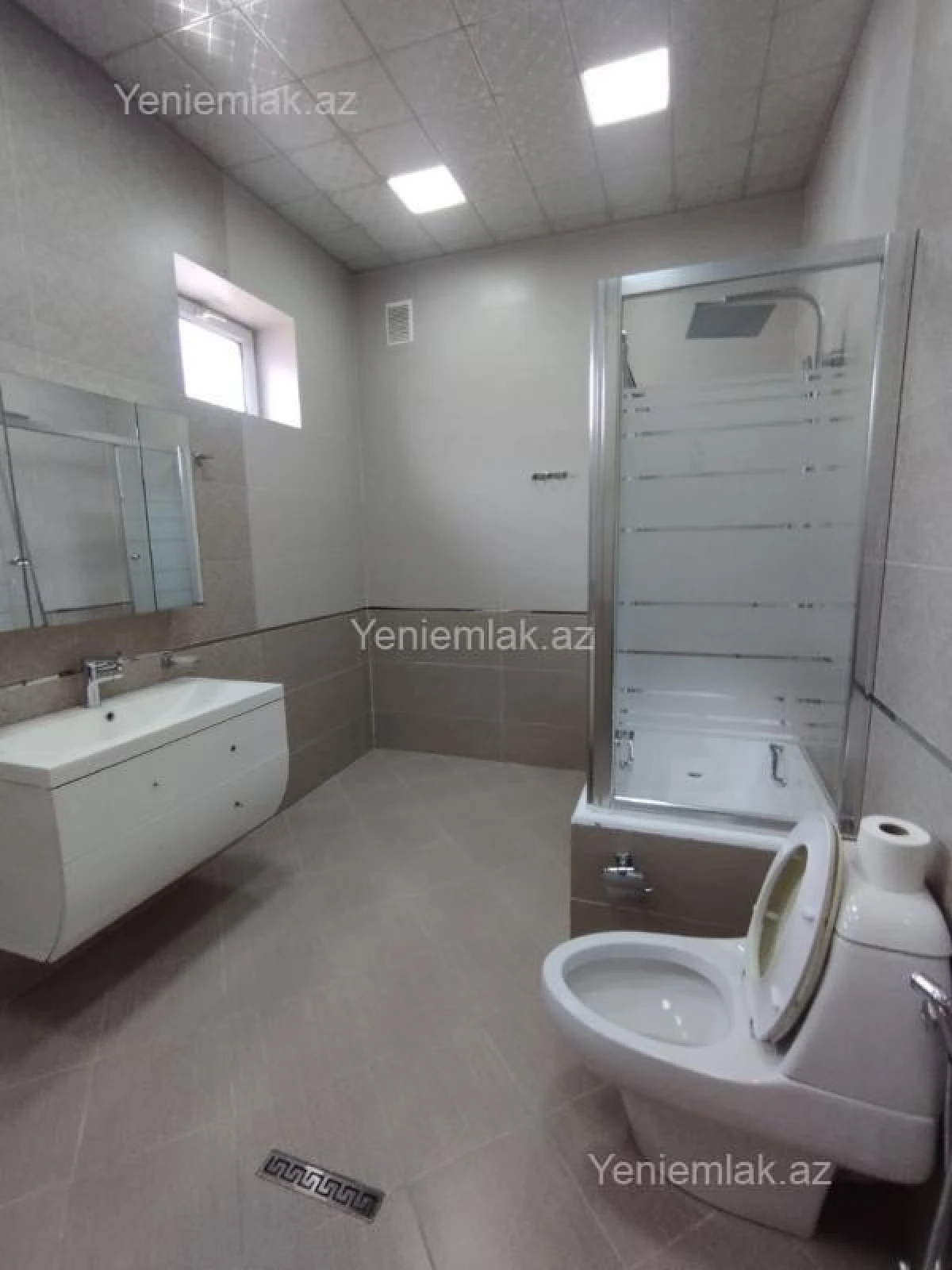 Satılır 5 otaqlı həyət evi 180 m²