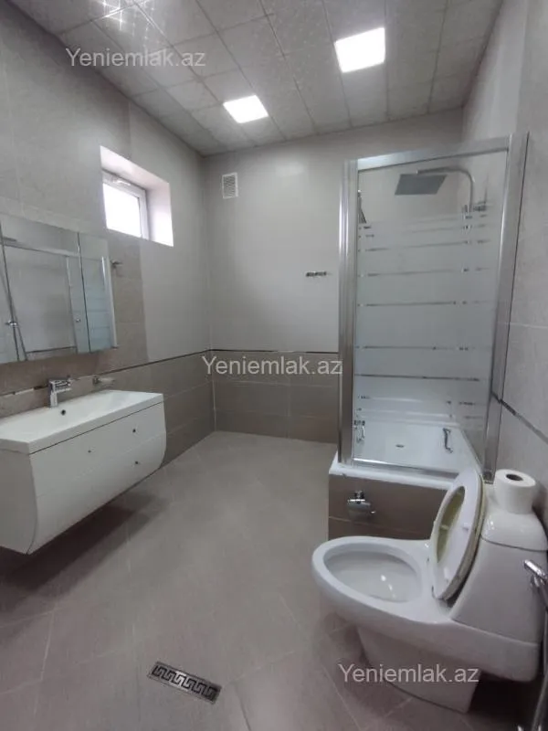 Satılır 5 otaqlı həyət evi 180 m²