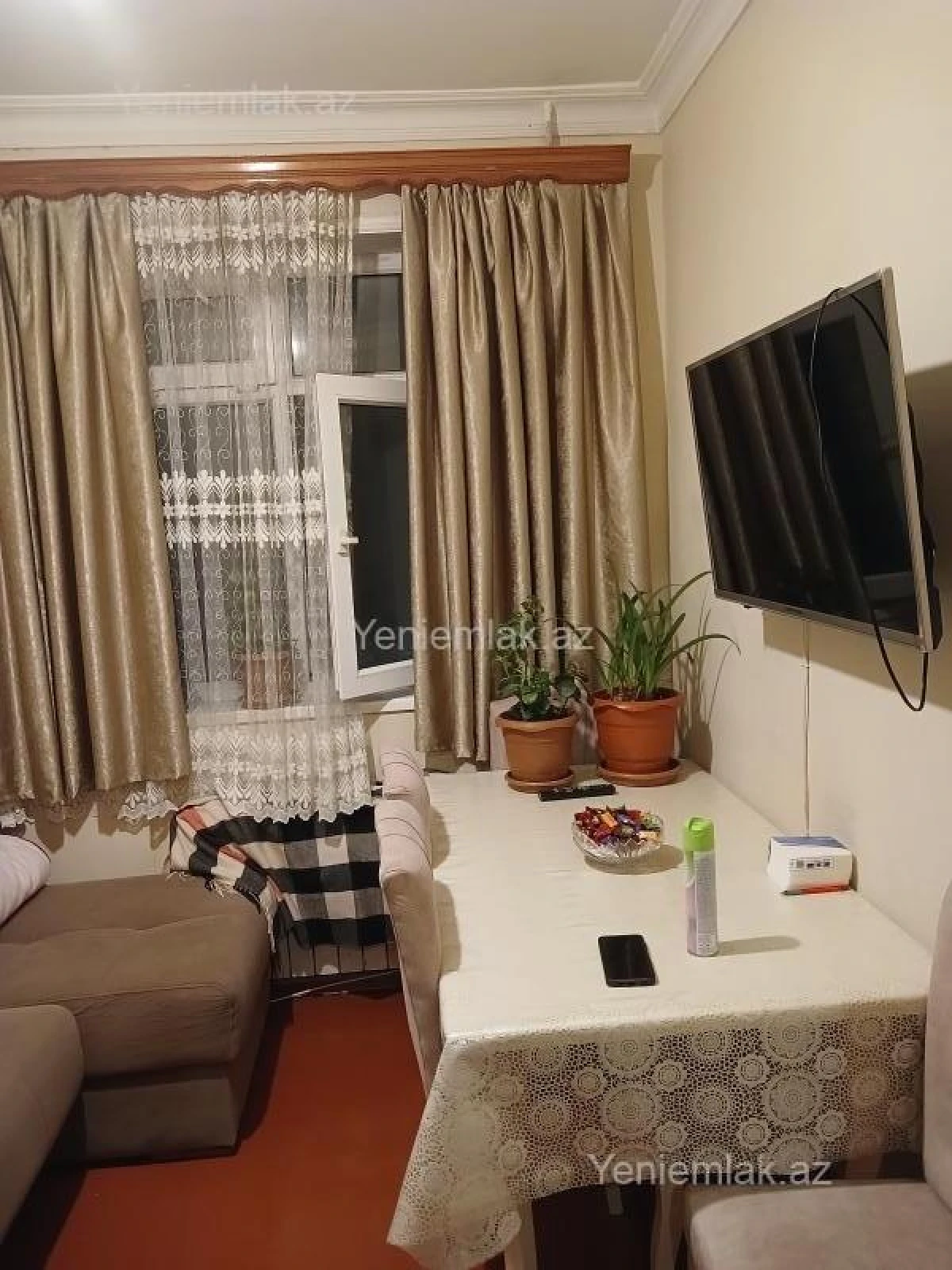 Satılır 2 otaqlı köhnə tikili 50 m²